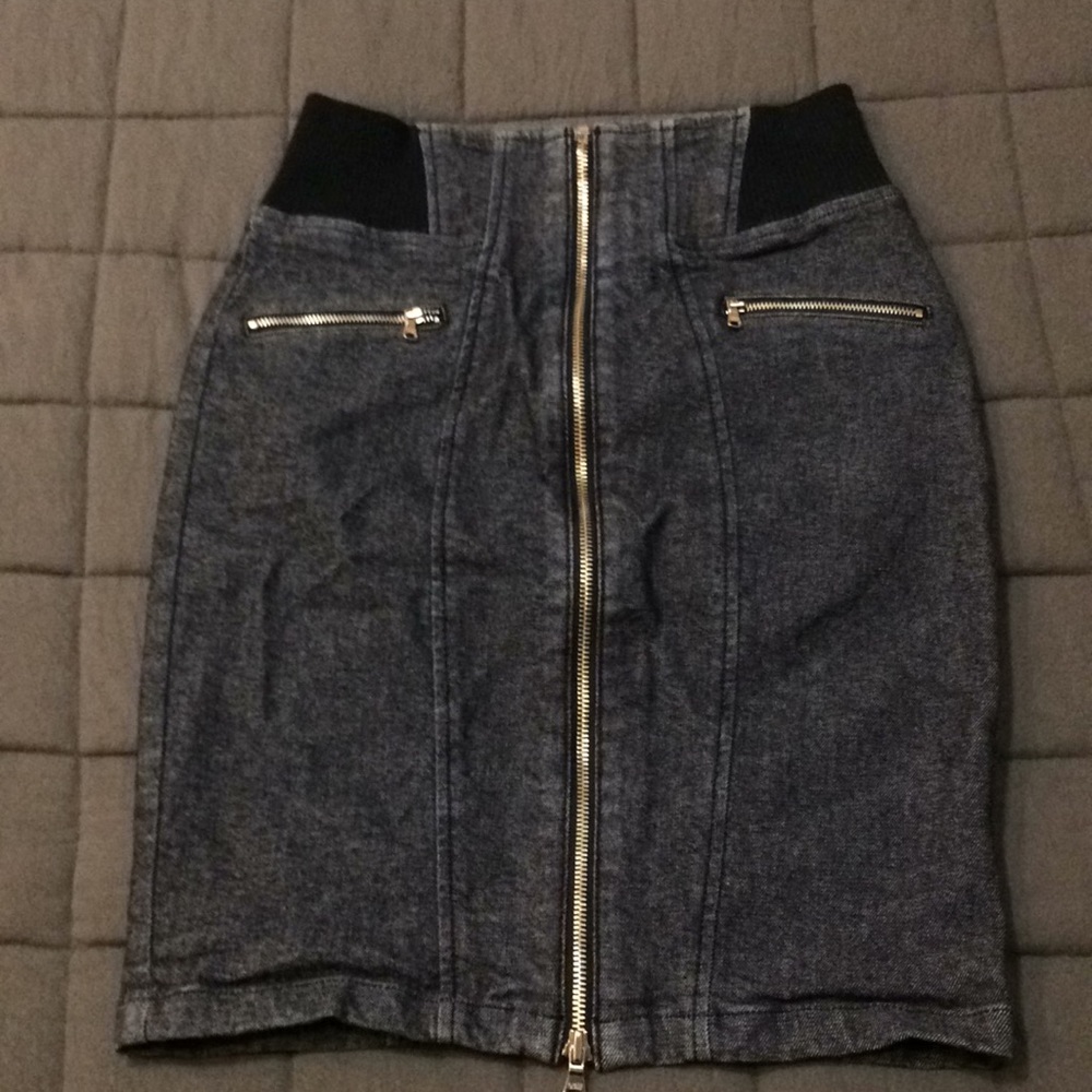 Plastic Island Skirt S